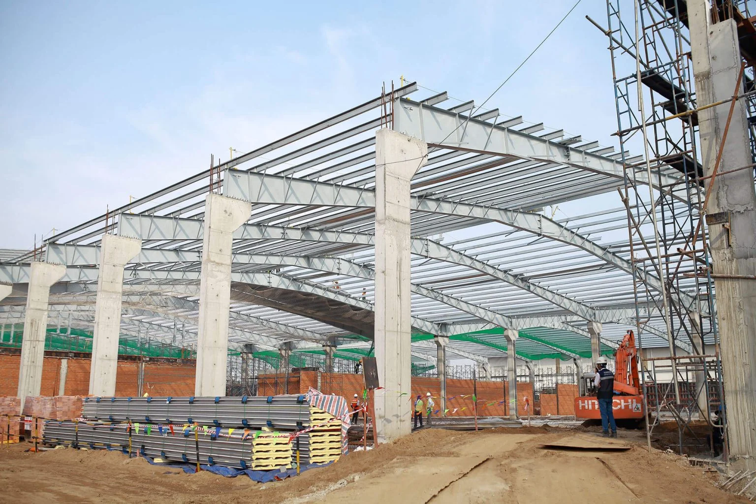 Thi công khung thép