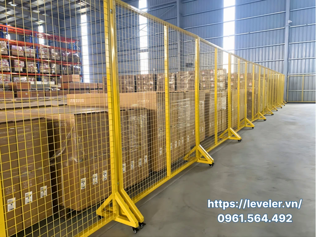 Hàng rào ngăn kho Viettel Post