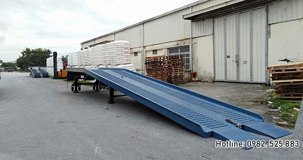 Cầu lên container 10 tấn