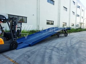 Cầu dẫn xe nâng lên container giá tốt