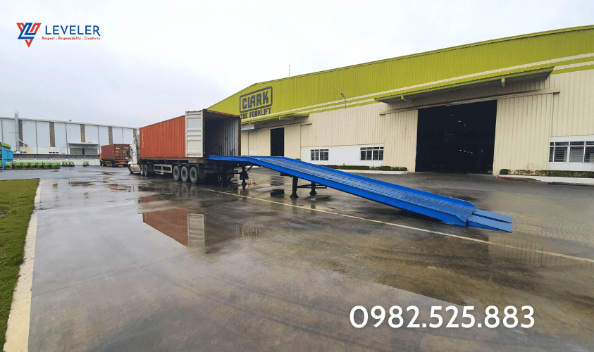 Đơn vị cung cấp cầu lên container tại Hà Nội