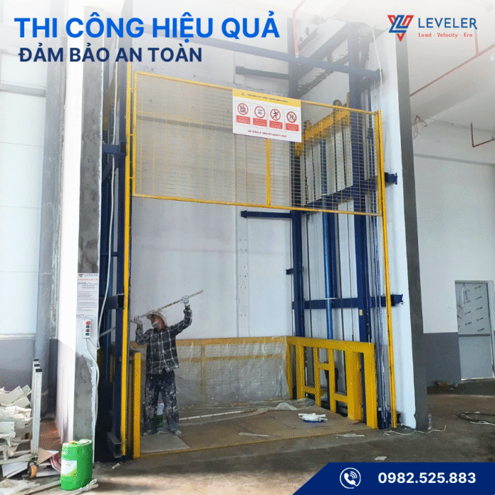 Thang nâng hàng 4 trụ