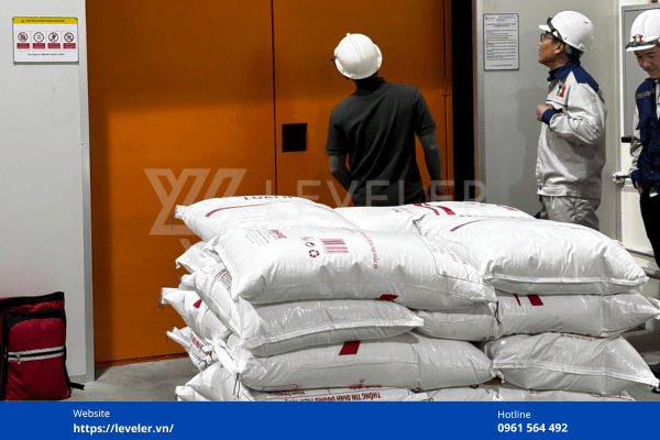 Kiểm định thang nâng hàng thủy lực LEVELER