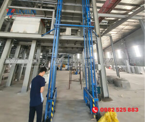 Thang tời hàng 250kg LEVELER