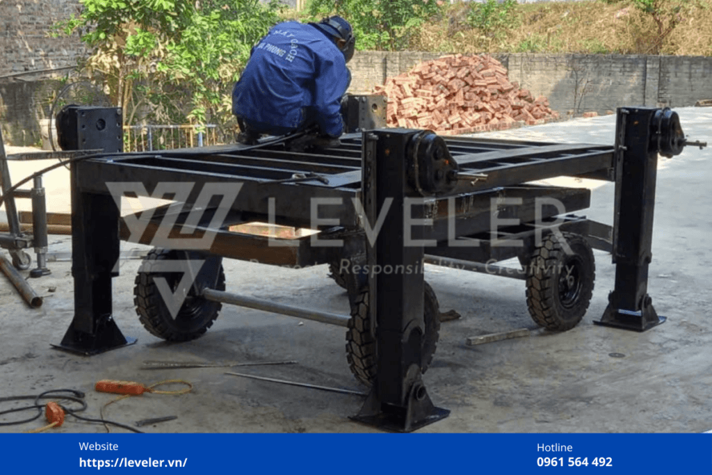 Hình ảnh thực tế sản phẩm Bàn Nâng Thủy Lực Di Động LEVELER