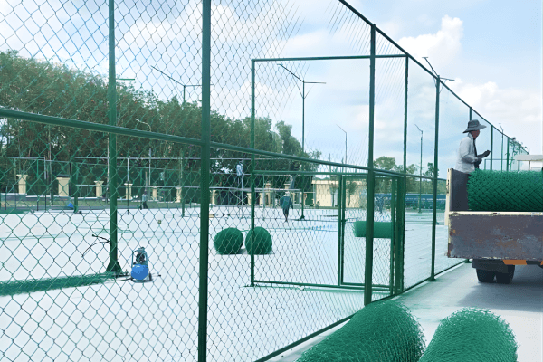 Hàng rào lưới B40 bọc nhựa PVC 