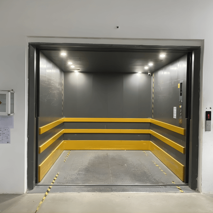 Thang Máy Tải Hàng 2000kg