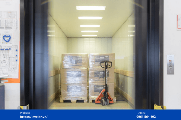 Thang máy tải hàng 1000kg